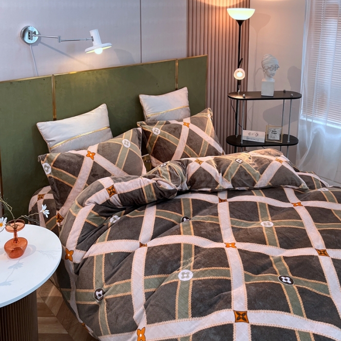 91家纺网 家纺一手货源 找家纺 凡客家居 2022新款牛奶绒印花系列四件套 爱丁堡-绿