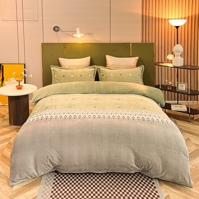 91家纺网 家纺一手货源 找家纺 凡客家居 2022新款牛奶绒印花系列四件套 洛丽塔