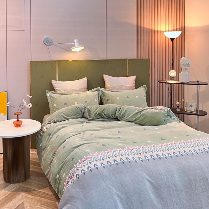 91家纺网 家纺一手货源 找家纺 凡客家居 2022新款牛奶绒印花系列四件套 洛丽塔