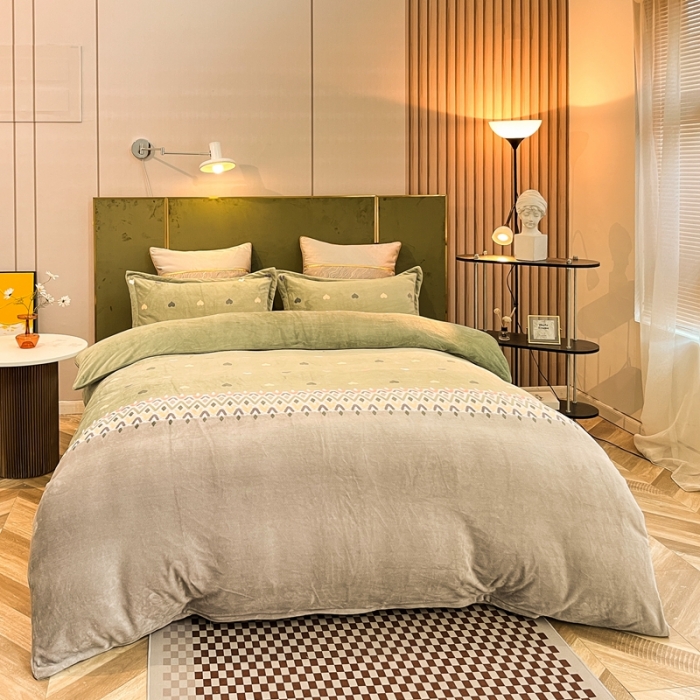 91家纺网 家纺一手货源 找家纺 凡客家居 2022新款牛奶绒印花系列四件套 洛丽塔