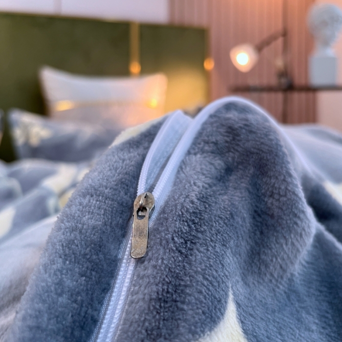 91家纺网 家纺一手货源 找家纺 凡客家居 2022新款牛奶绒印花系列四件套 秋意-蓝