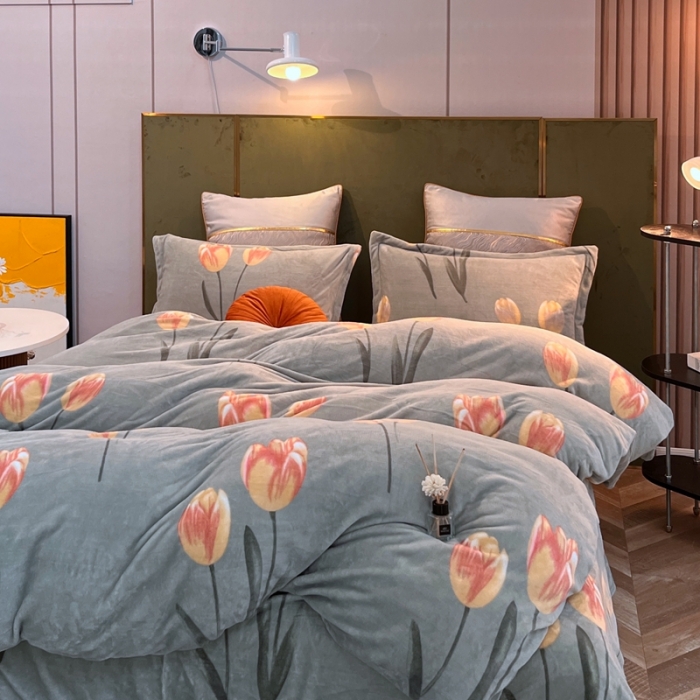 91家纺网 家纺一手货源 找家纺 凡客家居 2022新款牛奶绒印花系列四件套 相思-浅绿