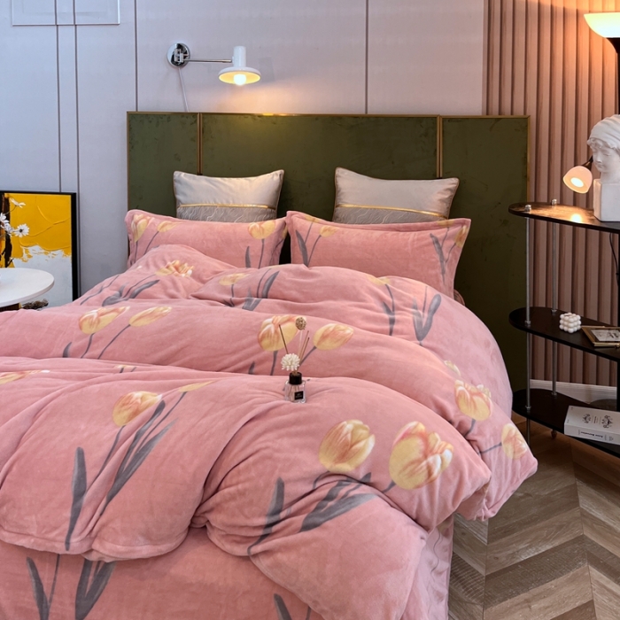 91家纺网 家纺一手货源 找家纺 凡客家居 2022新款牛奶绒印花系列四件套 相思-玉