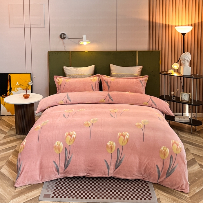 91家纺网 家纺一手货源 找家纺 凡客家居 2022新款牛奶绒印花系列四件套 相思-玉