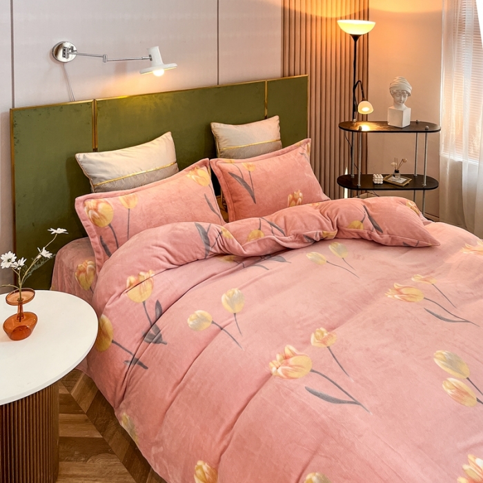 91家纺网 家纺一手货源 找家纺 凡客家居 2022新款牛奶绒印花系列四件套 相思-玉