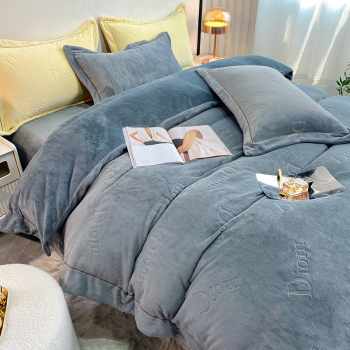 91家纺网 家纺一手货源 找家纺 凡客家居 2022新款牛奶绒雕花系列四件套 艾略特-高级灰