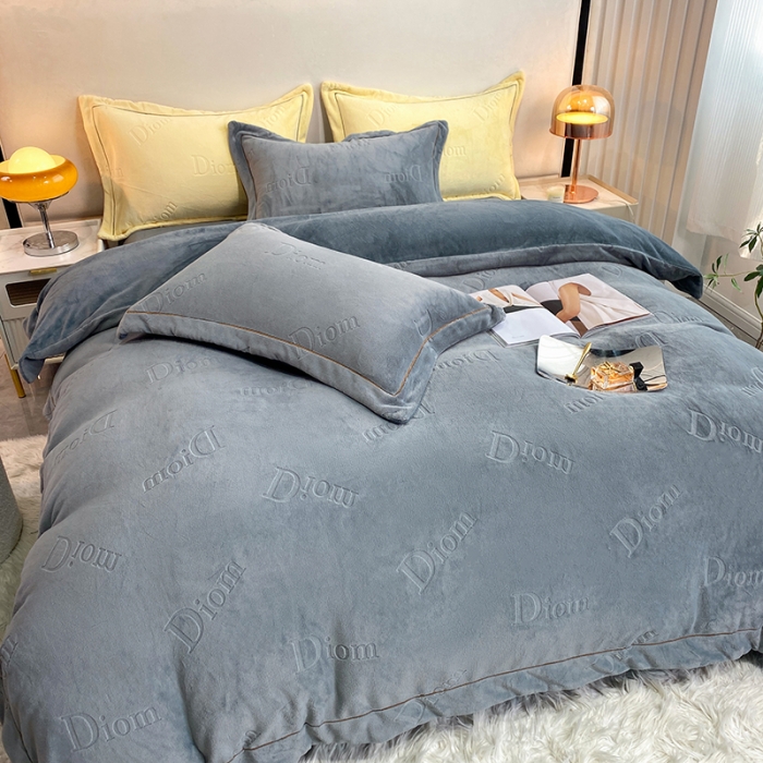 91家纺网 家纺一手货源 找家纺 凡客家居 2022新款牛奶绒雕花系列四件套 艾略特-高级灰