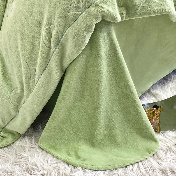 91家纺网 家纺一手货源 找家纺 凡客家居 2022新款牛奶绒雕花系列四件套 布兰特-草绿色