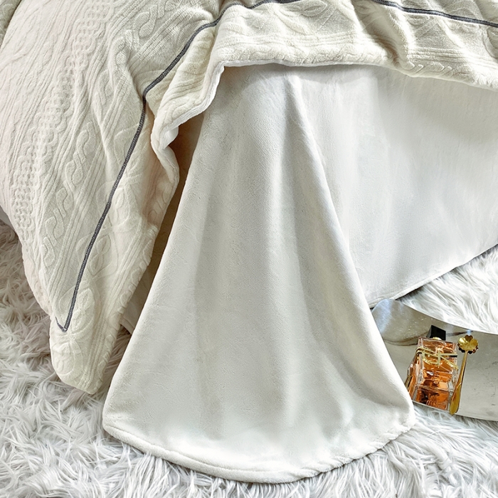 91家纺网 家纺一手货源 找家纺 凡客家居 2022新款牛奶绒雕花系列四件套 麻花-米黄