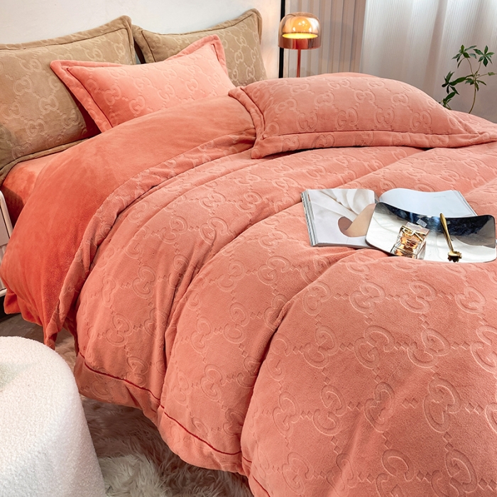 91家纺网 家纺一手货源 找家纺 凡客家居 2022新款牛奶绒雕花系列四件套 奢想-蜜桔橙