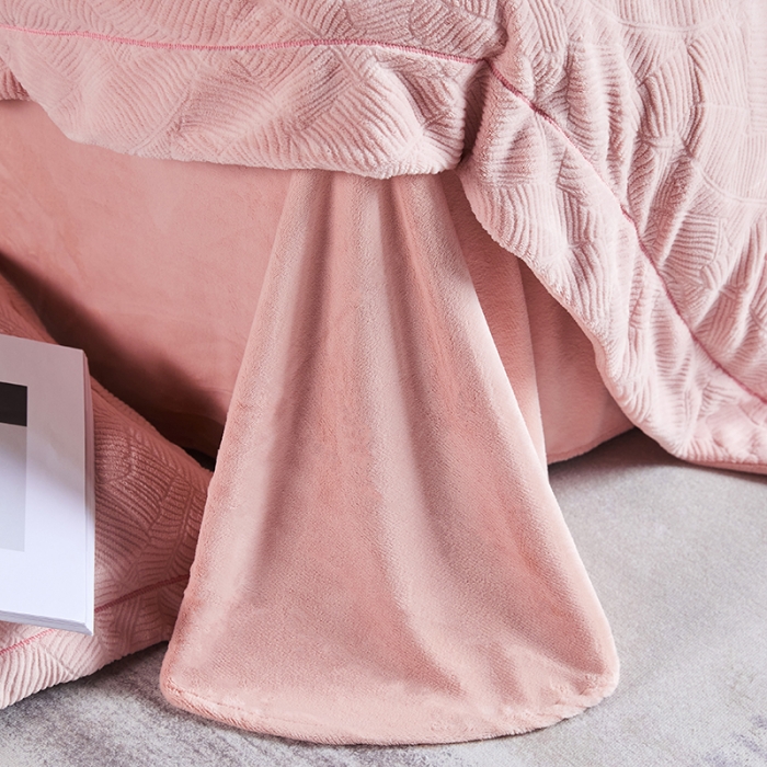 91家纺网 家纺一手货源 找家纺 凡客家居 2022新款牛奶绒雕花系列四件套 维娜-雷诺粉