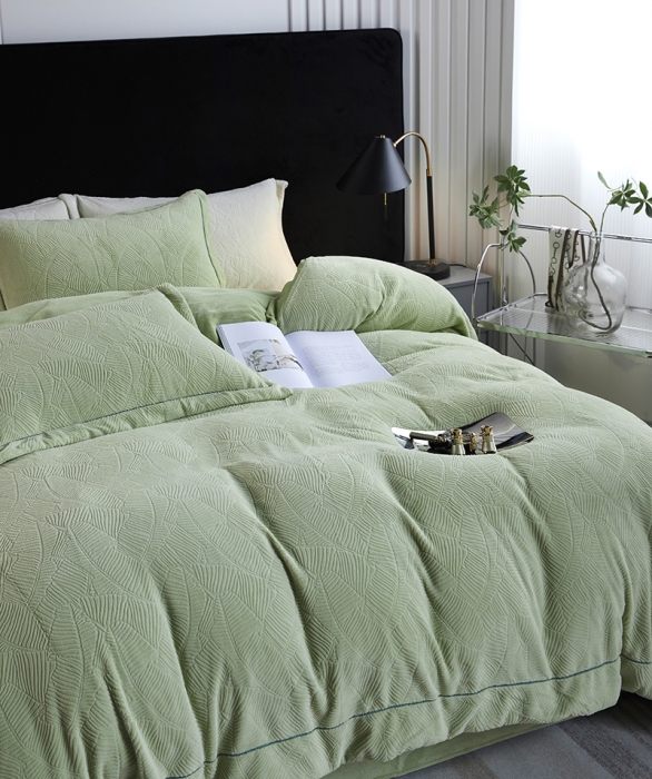 91家纺网 家纺一手货源 找家纺 凡客家居 2022新款牛奶绒雕花系列四件套 维娜-莫奈绿