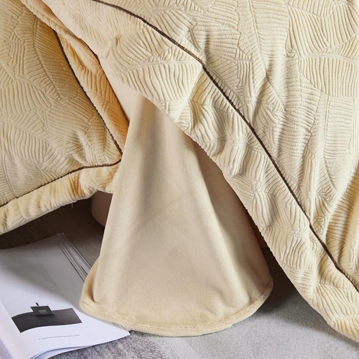 91家纺网 家纺一手货源 找家纺 凡客家居 2022新款牛奶绒雕花系列四件套 维娜-月牙黄