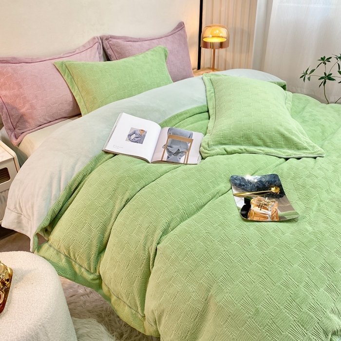 91家纺网 家纺一手货源 找家纺 凡客家居 2022新款牛奶绒雕花系列四件套 五饼-墨西哥绿