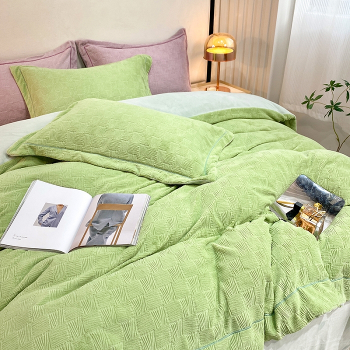 91家纺网 家纺一手货源 找家纺 凡客家居 2022新款牛奶绒雕花系列四件套 五饼-墨西哥绿