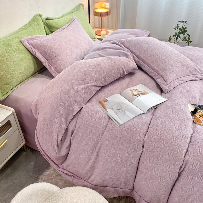 91家纺网 家纺一手货源 找家纺 凡客家居 2022新款牛奶绒雕花系列四件套 五饼-香芋紫