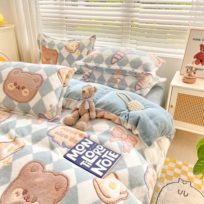 91家纺网 家纺一手货源 找家纺 慕尚2022新款5D牛奶绒法莱绒雪花绒四件套 甜蜜小熊