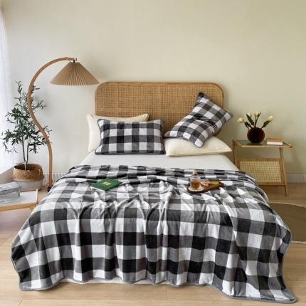 2025新款320g金貂绒亲肤盖毯加厚纯色珊瑚绒素色法兰绒毯子外贸高端款灰方格