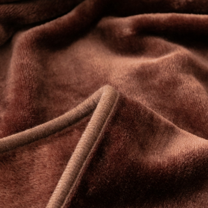 91家纺网 家纺一手货源 找家纺 2025新款320g金貂绒亲肤盖毯加厚纯色珊瑚绒素色法兰绒毯子外贸高端款咖啡