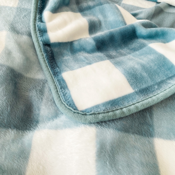 91家纺网 家纺一手货源 找家纺 2025新款320g金貂绒亲肤盖毯加厚印花珊瑚绒素色法兰绒毯子外贸高端款蓝方格