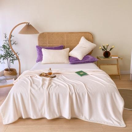 2025新款320g金貂绒亲肤盖毯加厚纯色珊瑚绒素色法兰绒毯子外贸高端款米白