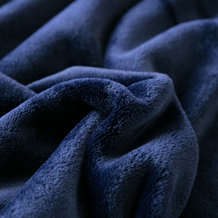 91家纺网 家纺一手货源 找家纺 2025新款320g金貂绒亲肤盖毯加厚纯色珊瑚绒素色法兰绒毯子外贸高端款深蓝