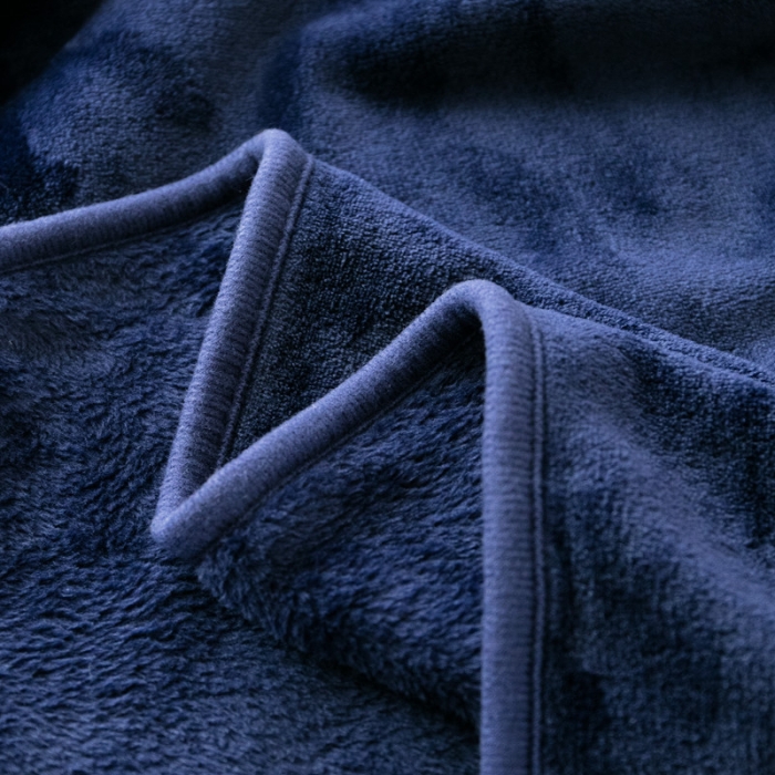 91家纺网 家纺一手货源 找家纺 2025新款320g金貂绒亲肤盖毯加厚纯色珊瑚绒素色法兰绒毯子外贸高端款深蓝