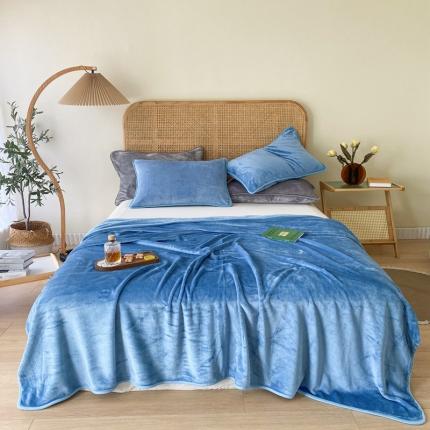 2025新款320g金貂绒亲肤盖毯加厚纯色珊瑚绒素色法兰绒毯子外贸高端款天蓝