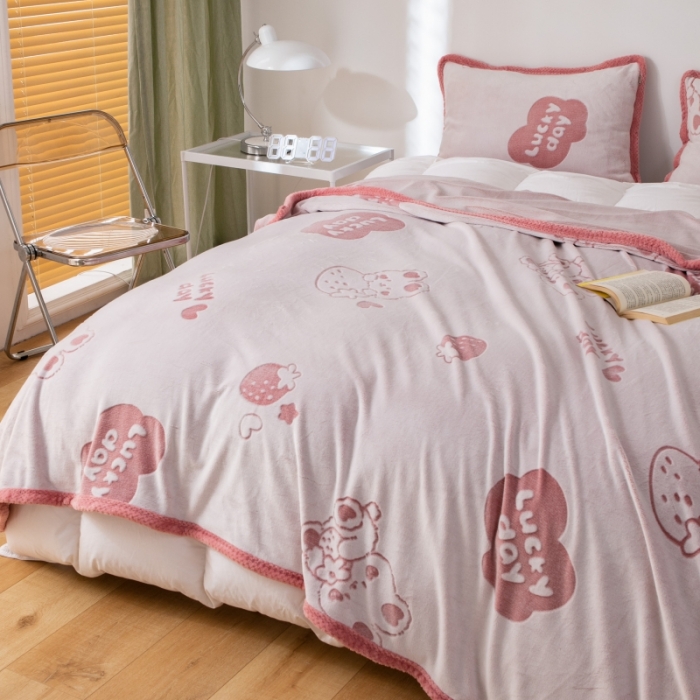 91家纺网 家纺一手货源 找家纺 来菲毛毯 2025新款背印剪花牛奶绒毛毯加厚双层毯子不掉毛高端毯子粉兔兔