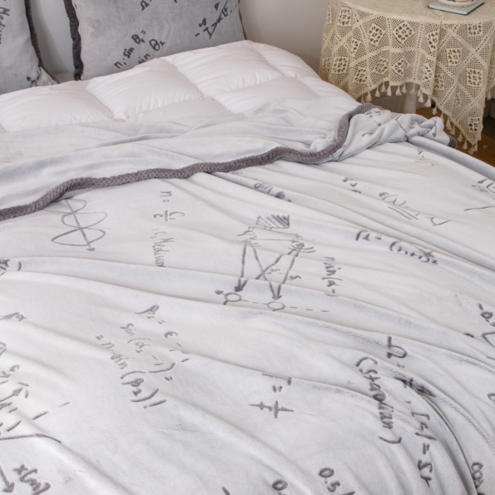 91家纺网 家纺一手货源 找家纺 来菲毛毯 2025新款背印剪花牛奶绒毛毯加厚双层毯子不掉毛高端毯子灰公式