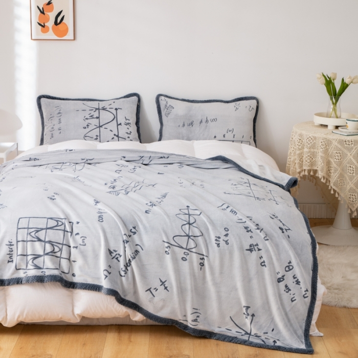 91家纺网 家纺一手货源 找家纺 来菲毛毯 2025新款背印剪花牛奶绒毛毯加厚双层毯子不掉毛高端毯子灰蓝公式