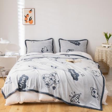 来菲毛毯 2025新款背印剪花牛奶绒毛毯加厚双层毯子不掉毛高端毯子灰蓝熊