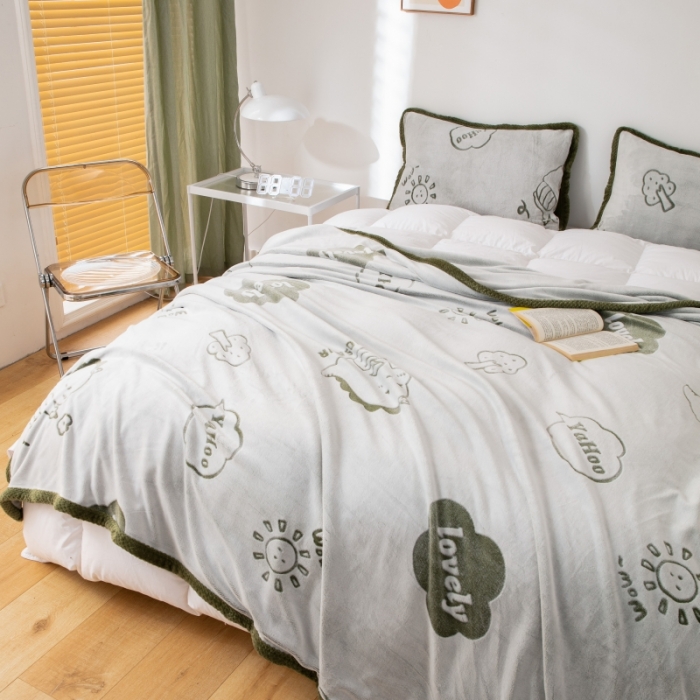 91家纺网 家纺一手货源 找家纺 来菲毛毯 2025新款背印剪花牛奶绒毛毯加厚毯子不掉毛高端毯子绿恐龙