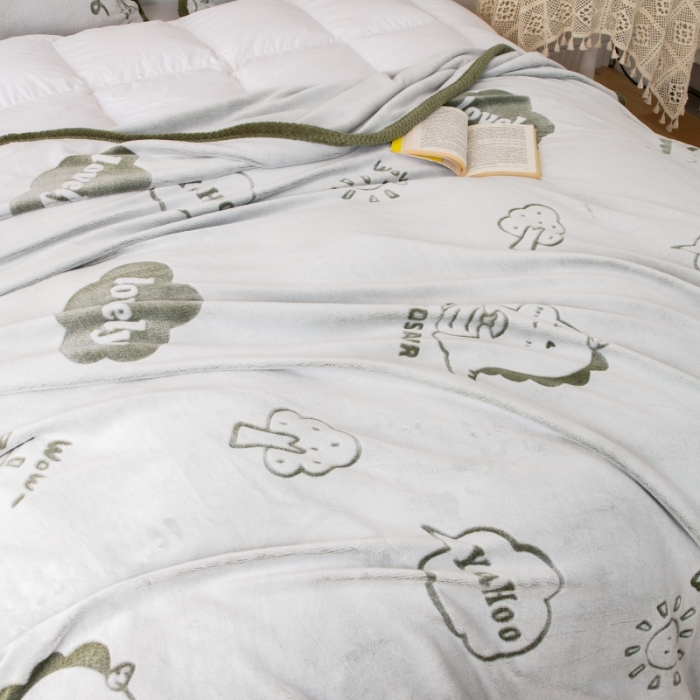 91家纺网 家纺一手货源 找家纺 来菲毛毯 2025新款背印剪花牛奶绒毛毯加厚毯子不掉毛高端毯子绿恐龙