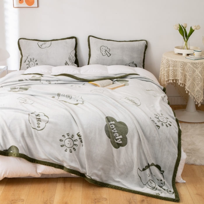 91家纺网 家纺一手货源 找家纺 来菲毛毯 2025新款背印剪花牛奶绒毛毯加厚毯子不掉毛高端毯子绿恐龙