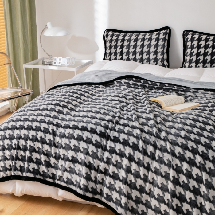 91家纺网 家纺一手货源 找家纺 来菲毛毯 2025新款背印剪花牛奶绒毛毯加厚毯子不掉毛高端毯子千鸟格