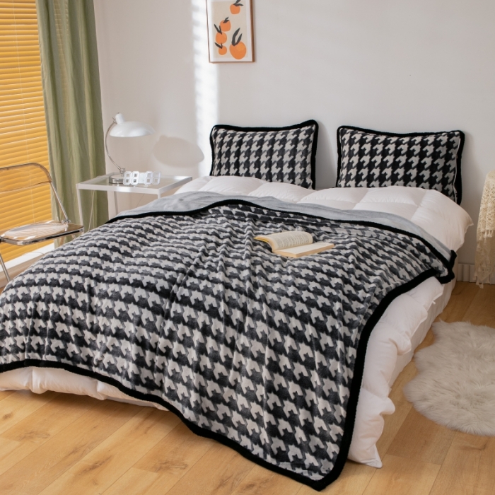 91家纺网 家纺一手货源 找家纺 来菲毛毯 2025新款背印剪花牛奶绒毛毯加厚毯子不掉毛高端毯子千鸟格