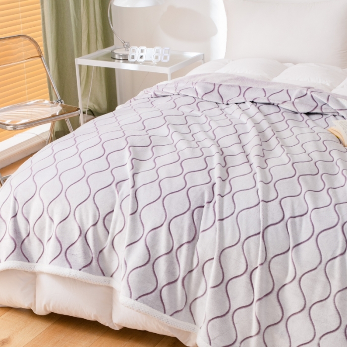 91家纺网 家纺一手货源 找家纺 来菲毛毯 2025新款背印剪花牛奶绒毛毯加厚毯子不掉毛高端毯子波纹