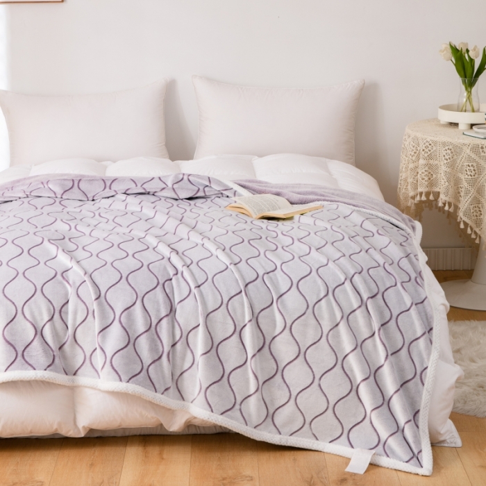 91家纺网 家纺一手货源 找家纺 来菲毛毯 2025新款背印剪花牛奶绒毛毯加厚毯子不掉毛高端毯子波纹