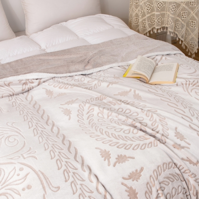 91家纺网 家纺一手货源 找家纺 来菲毛毯 2025新款背印剪花牛奶绒毛毯加厚毯子不掉毛高端毯子图腾花