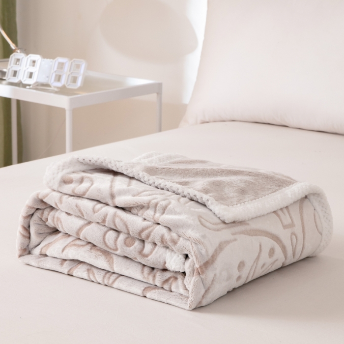 91家纺网 家纺一手货源 找家纺 来菲毛毯 2025新款背印剪花牛奶绒毛毯加厚毯子不掉毛高端毯子图腾花