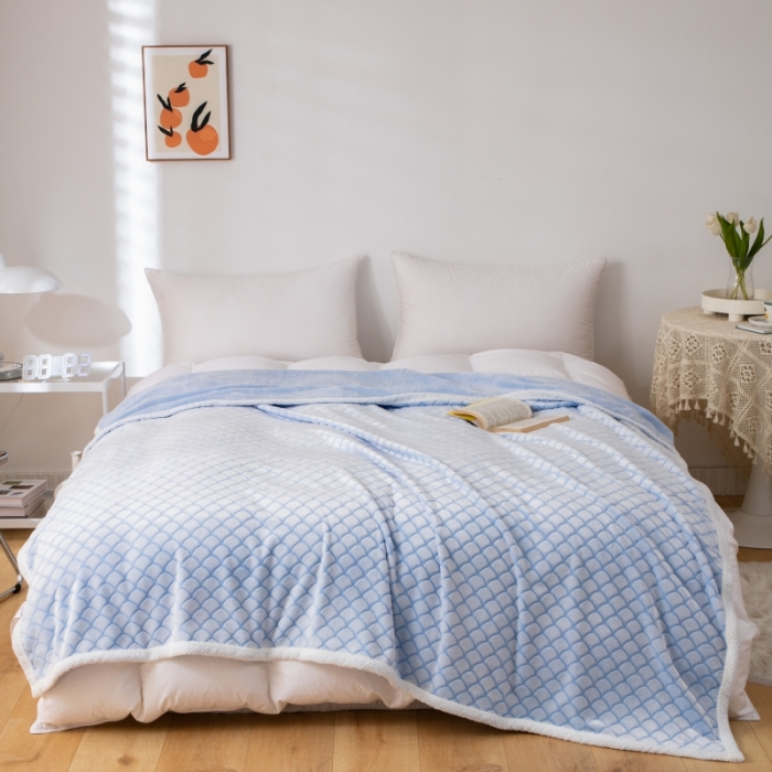 91家纺网 家纺一手货源 找家纺 来菲毛毯 2025新款背印剪花牛奶绒毛毯加厚毯子不掉毛高端毯子鱼鳞纹