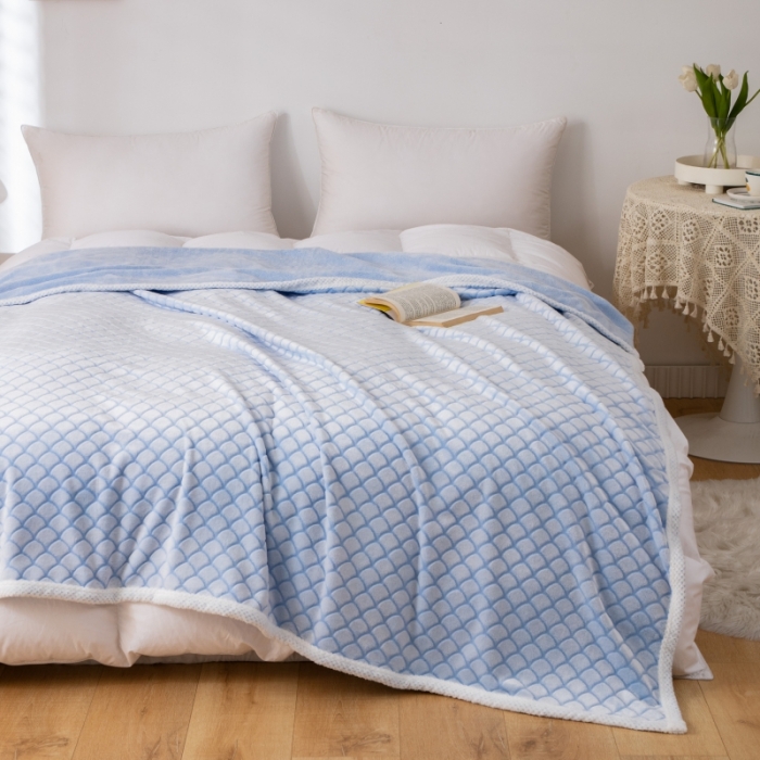 91家纺网 家纺一手货源 找家纺 来菲毛毯 2025新款背印剪花牛奶绒毛毯加厚毯子不掉毛高端毯子鱼鳞纹