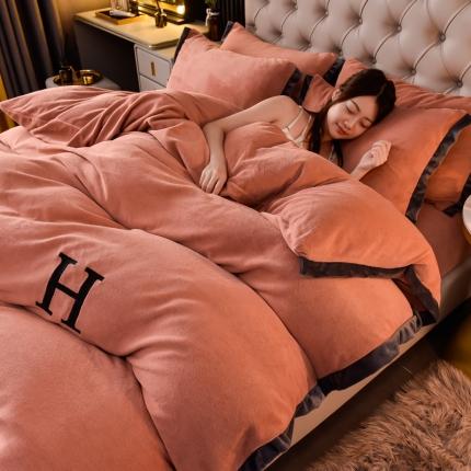 91家纺网 家纺一手货源 找家纺 （总）简爱家纺2025款高克重牛奶绒拼角工艺四件套