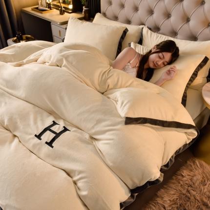 91家纺网 家纺一手货源 找家纺 （总）简爱家纺2025款高克重牛奶绒拼角工艺四件套