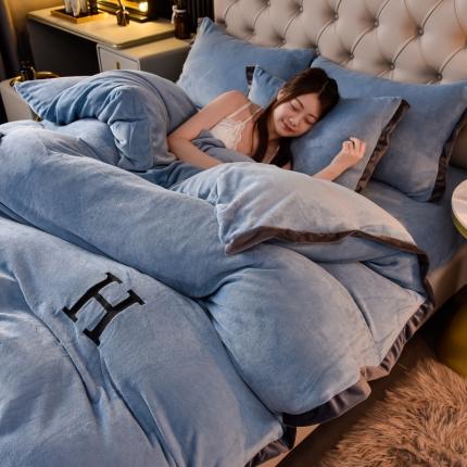 91家纺网 家纺一手货源 找家纺 （总）简爱家纺2025款高克重牛奶绒拼角工艺四件套