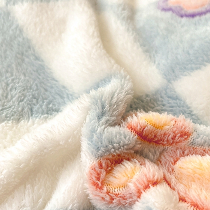 91家纺网 家纺一手货源 找家纺 2022新款5D牛奶绒雪花绒单被套 甜蜜小熊