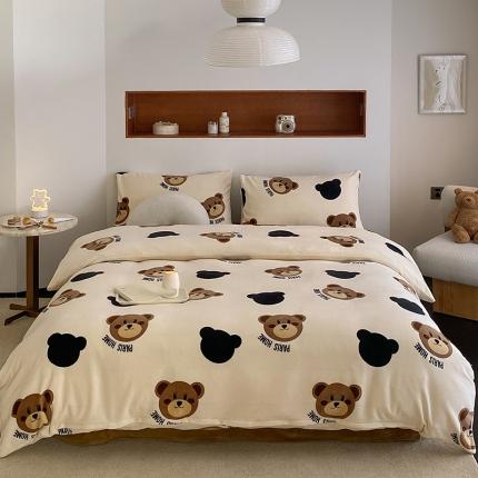 91家纺网 家纺一手货源 找家纺 桃子家居 2022新款ins轻奢简约北欧加厚牛奶绒系列四件套 呆萌熊