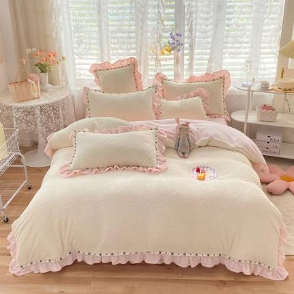 91家纺网 家纺一手货源 找家纺 （总）恩和 2024新款牛奶绒雕花绒法式小香风四件套