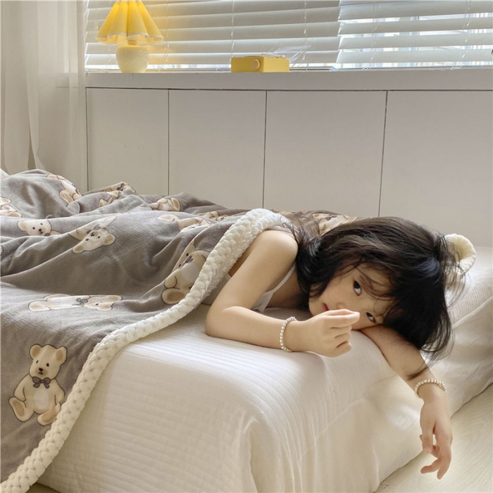 91家纺网 家纺一手货源 找家纺 古吉梦2022新款+牛奶绒+羊羔绒双层毯 巴比熊